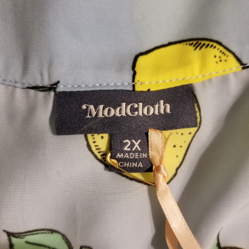 Modcloth lemon design 🍋 top, blouse - Picture 5 of 7